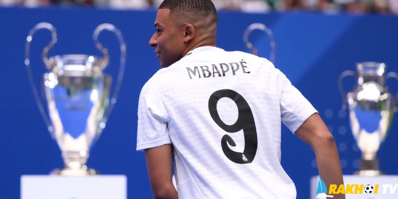 Mbappe sẽ khởi đầu với chiếc áo số 9 giống như thần tượng của mình